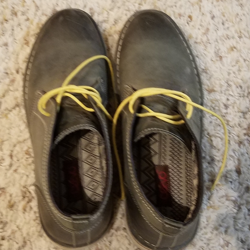 Olive leather chukka boots crevo